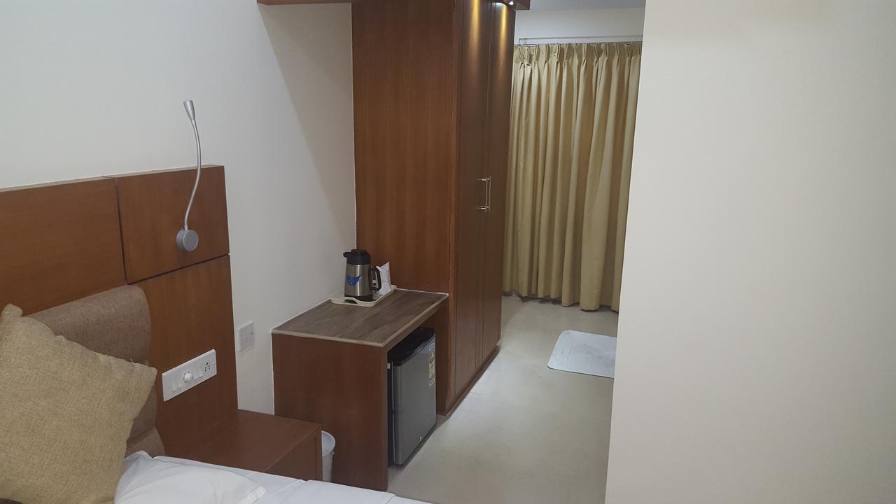 Sree Gokulam Residency Hotel Thrissur Екстериор снимка