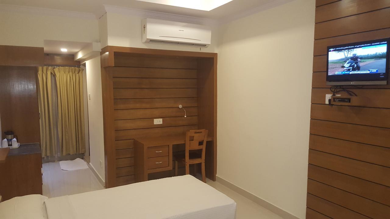 Sree Gokulam Residency Hotel Thrissur Екстериор снимка