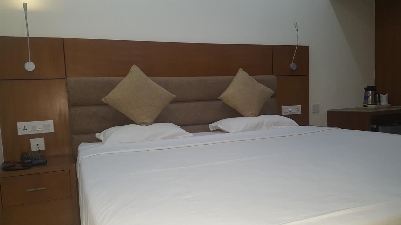 Sree Gokulam Residency Hotel Thrissur Екстериор снимка