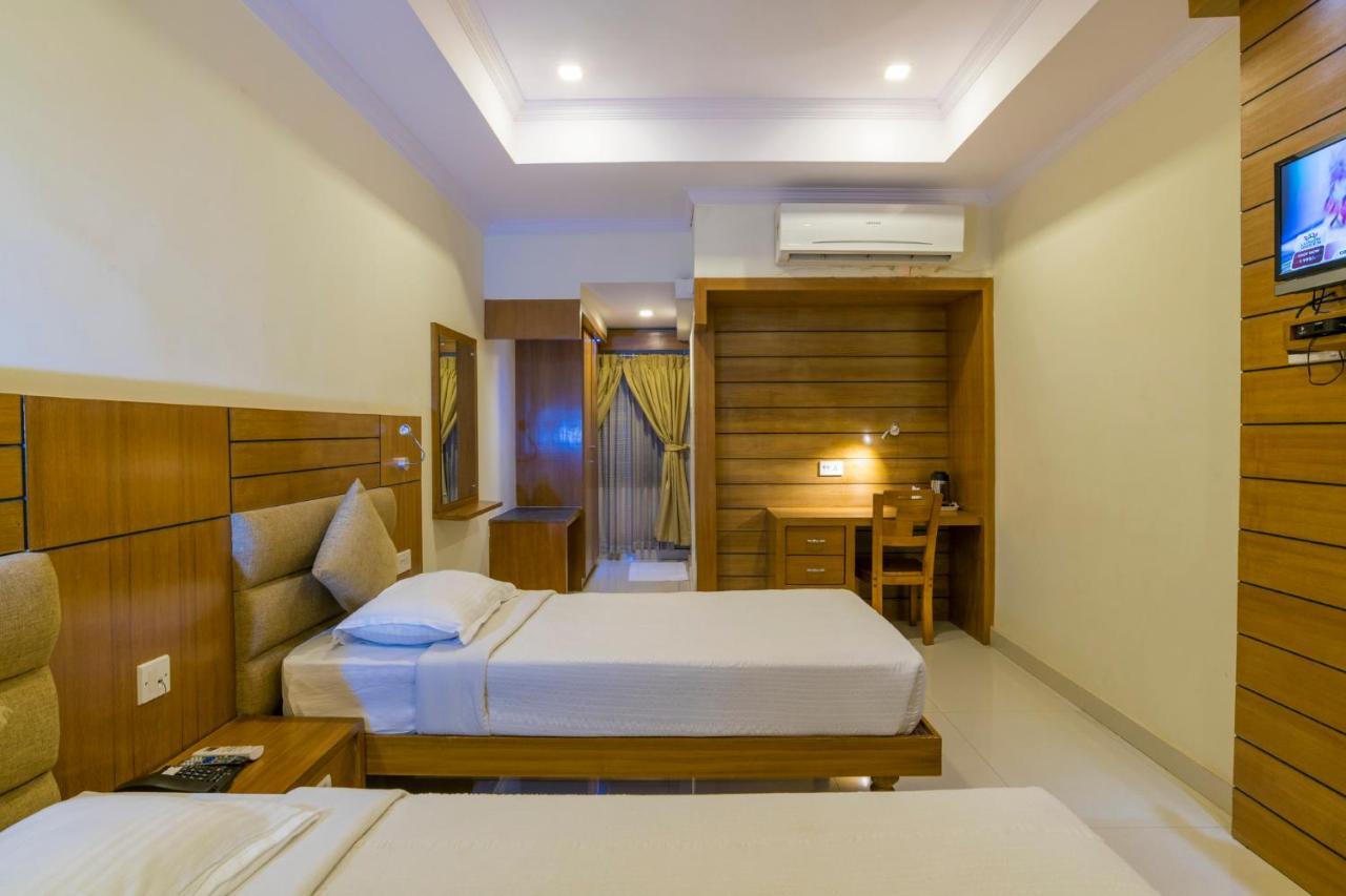 Sree Gokulam Residency Hotel Thrissur Екстериор снимка